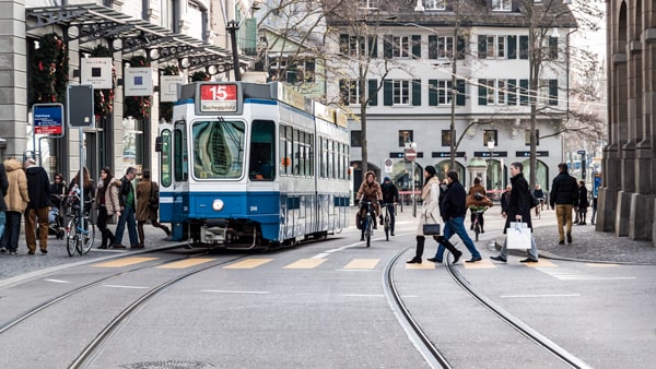 Which of these statements is true about light rail vehicles?