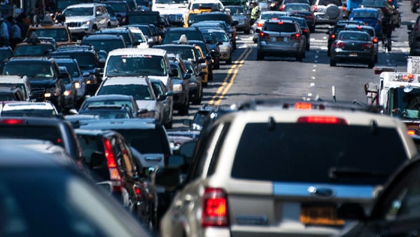 Choose the situation that would have the best impact on reducing traffic congestion: